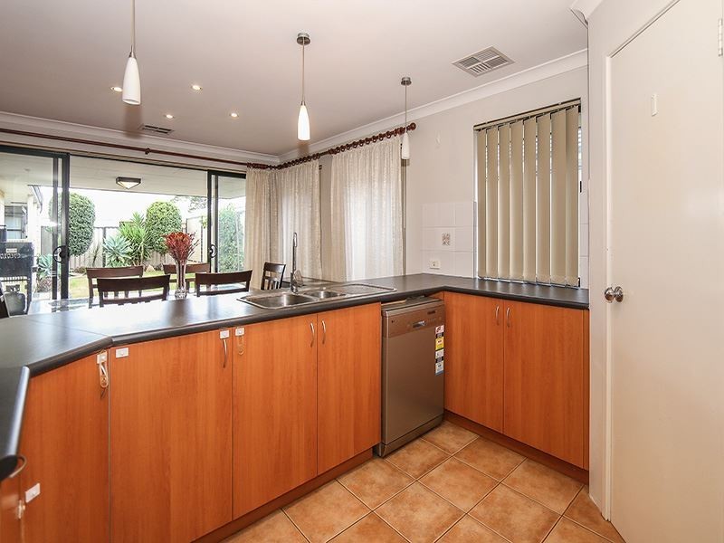 32 Kesiya Turn, Aubin Grove WA 6164