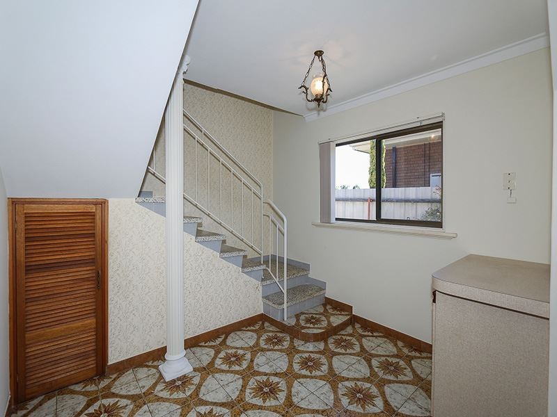 10 Deering Street, Beaconsfield WA 6162