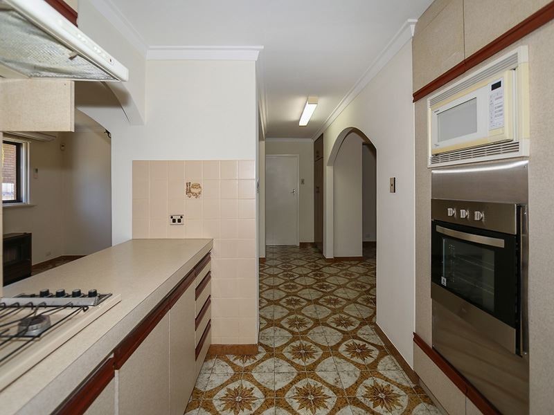 10 Deering Street, Beaconsfield WA 6162