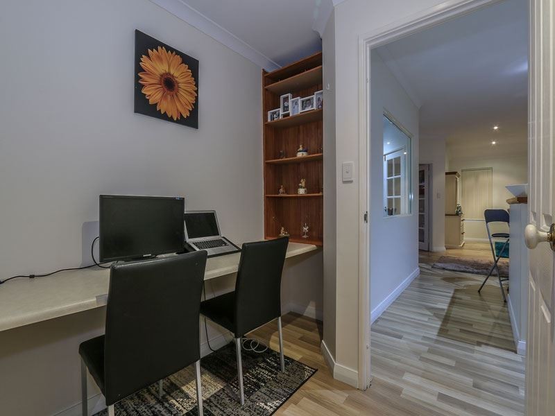 8 Baler Court, Hammond Park WA 6164