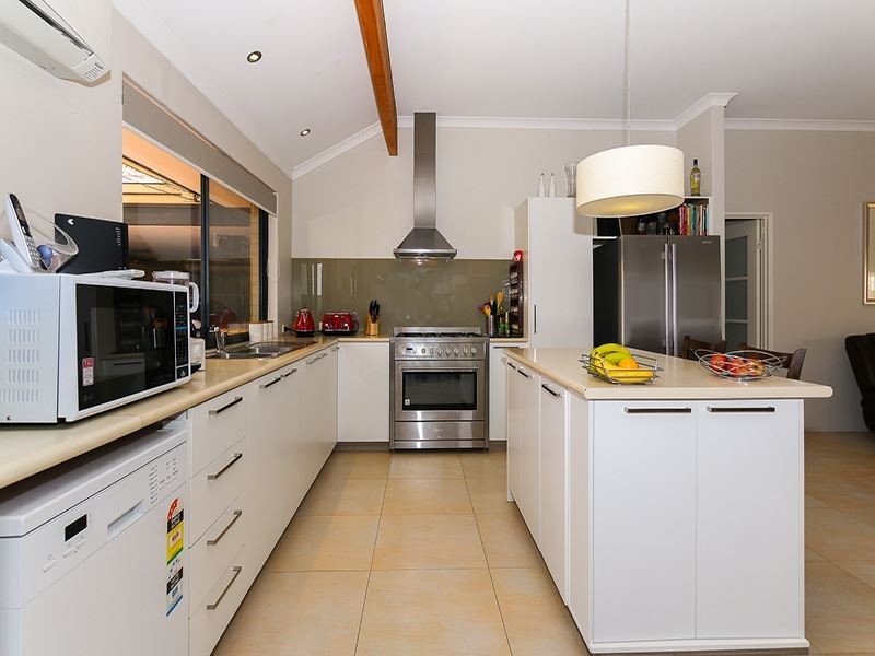 24 Roper Blvd, Hammond Park WA 6164