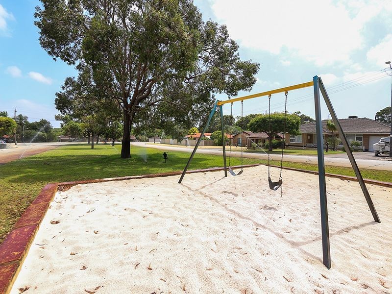 5 Hodgson Place, Kardinya WA 6163