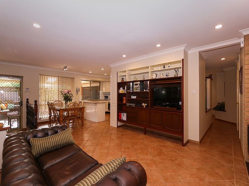 4 Urwick Court, Kardinya WA 6163