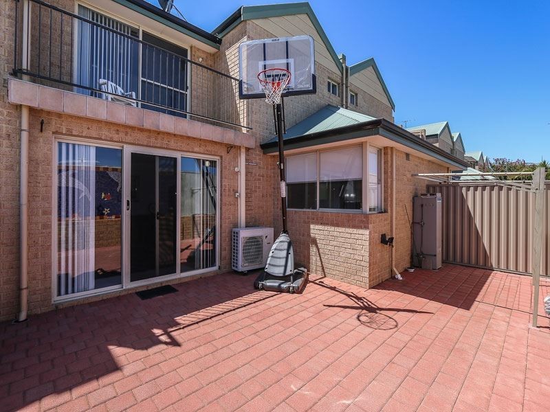 12/14 Boyd Crescent, Hamilton Hill WA 6163