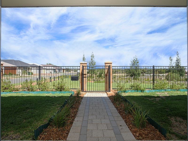 10 Ley Lane, Hammond Park WA 6164