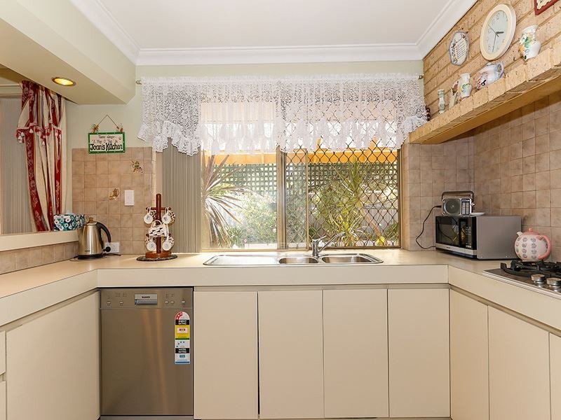 44 Kingston Place, Kardinya WA 6163