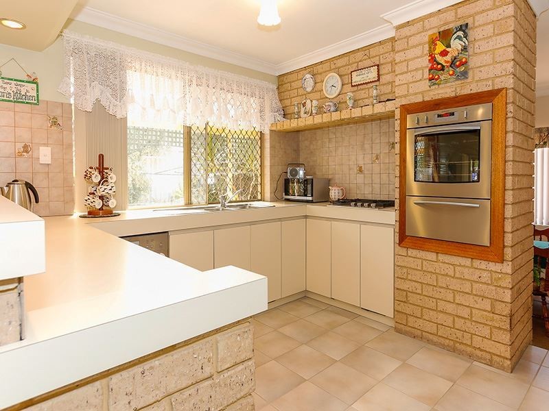 44 Kingston Place, Kardinya WA 6163