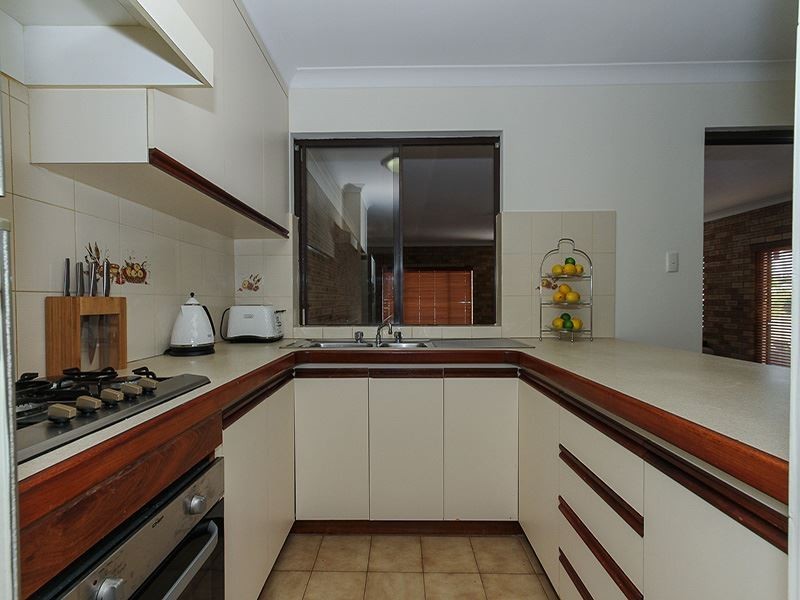 39 Mannion Way, Kardinya WA 6163