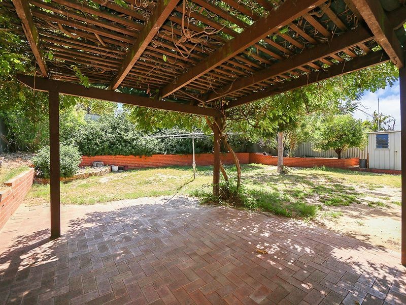 72 Davies Crescent, Kardinya WA 6163