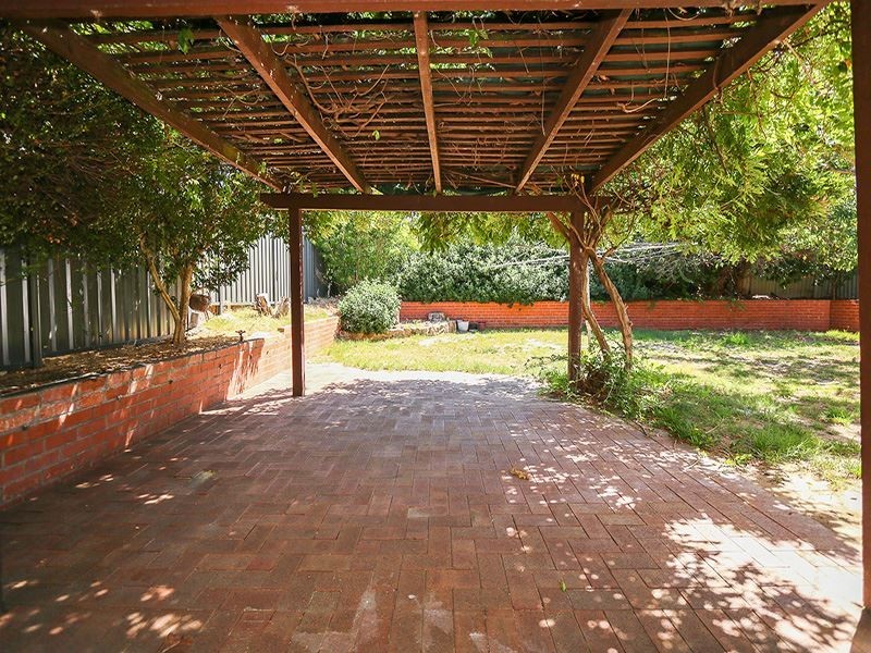 72 Davies Crescent, Kardinya WA 6163