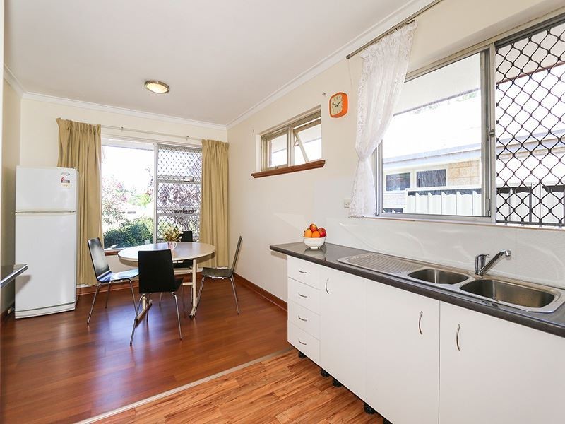 72 Davies Crescent, Kardinya WA 6163