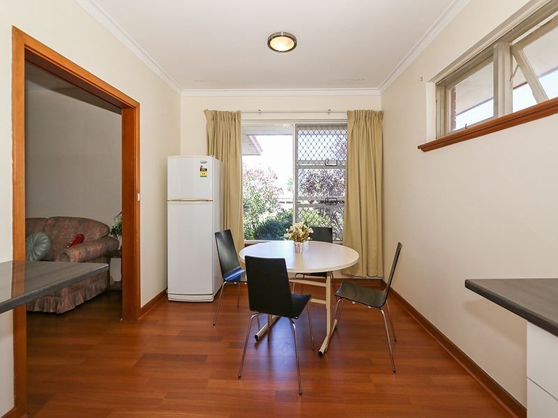 72 Davies Crescent, Kardinya WA 6163