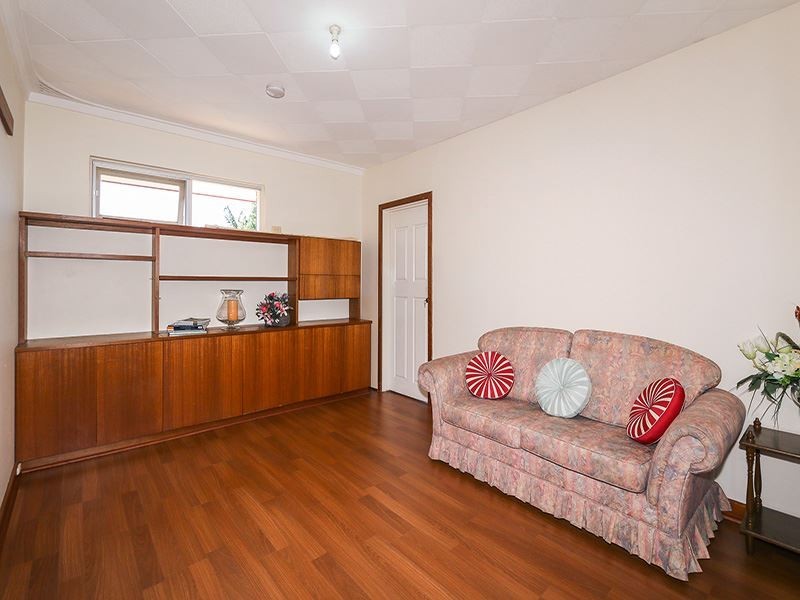 72 Davies Crescent, Kardinya WA 6163