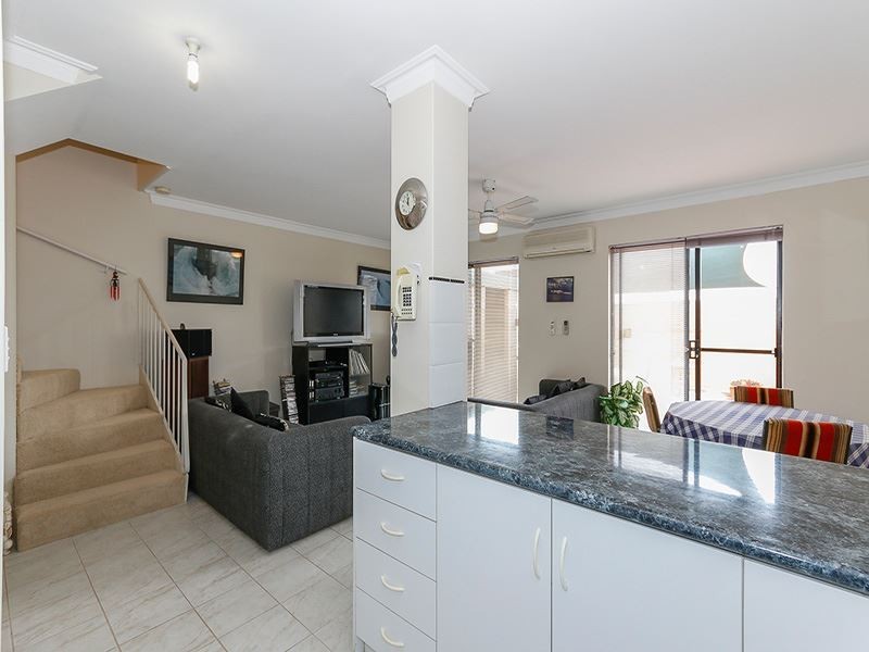 4/14 Boyd Crescent, Hamilton Hill WA 6163