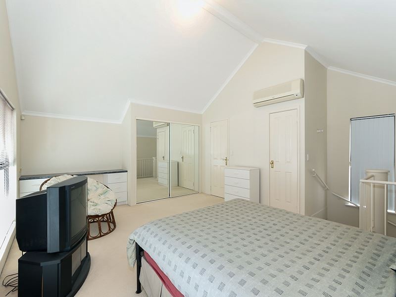 4/14 Boyd Crescent, Hamilton Hill WA 6163