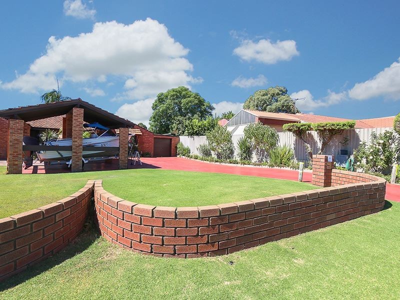 A/4 Anglesey Drive, Kardinya WA 6163