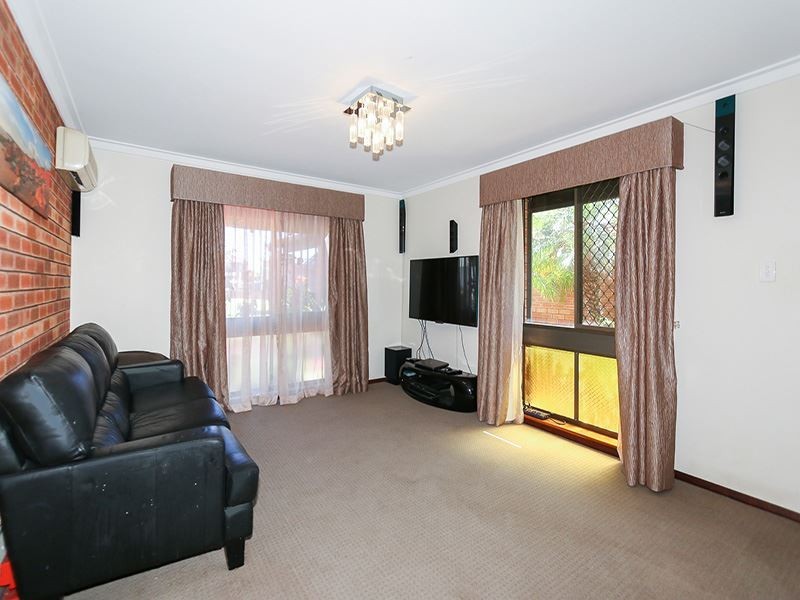 A/4 Anglesey Drive, Kardinya WA 6163