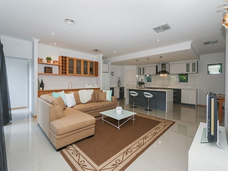 12B Hutchings Way, Kardinya WA 6163