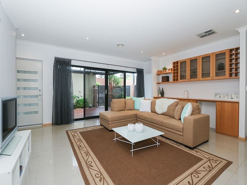 12B Hutchings Way, Kardinya WA 6163