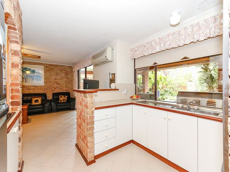 2/34 Connelly Way, Booragoon WA 6154