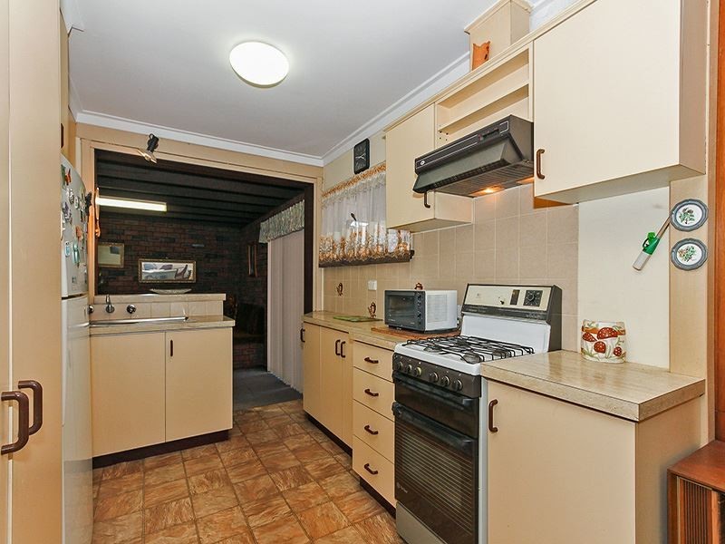 10 Dixon Place, Kardinya WA 6163