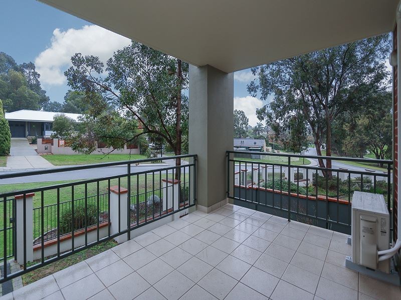 8/15 Rosalind Way, Coolbellup WA 6163