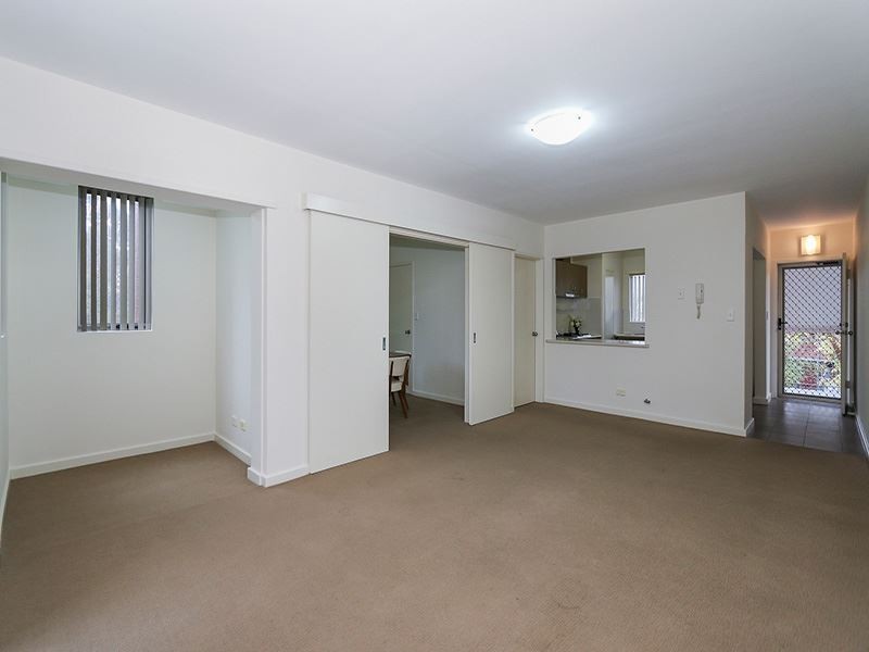 8/15 Rosalind Way, Coolbellup WA 6163