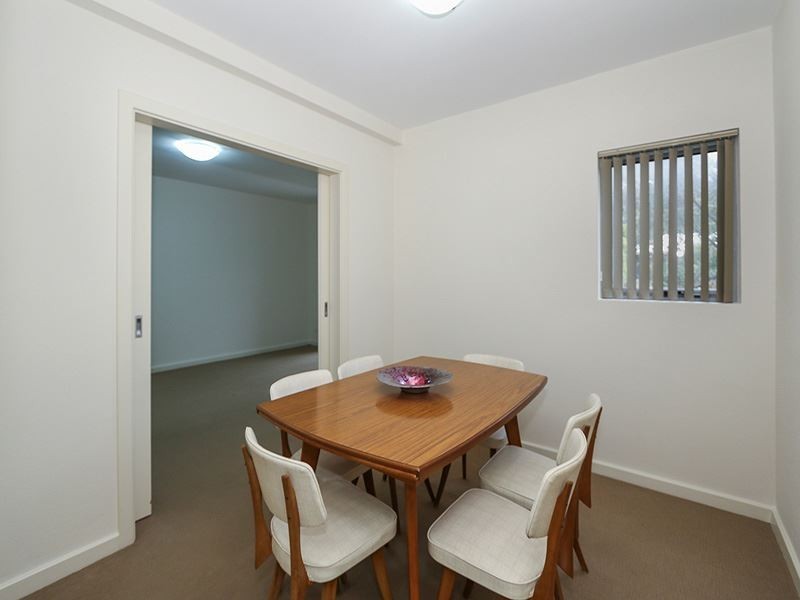 8/15 Rosalind Way, Coolbellup WA 6163