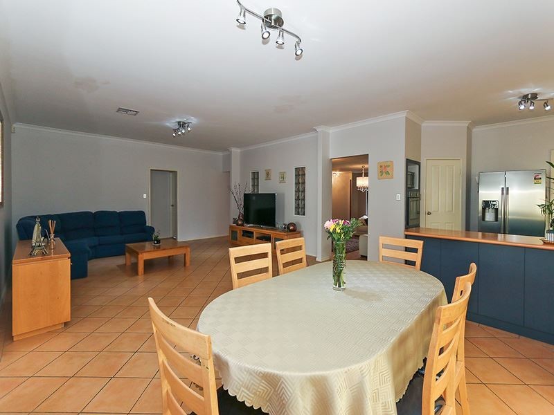 12 Baler Court, Hammond Park WA 6164