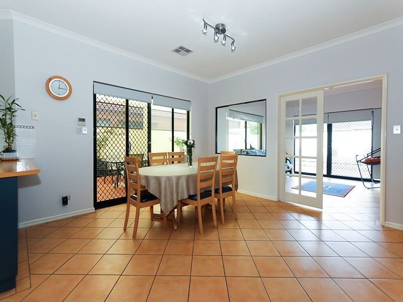 12 Baler Court, Hammond Park WA 6164