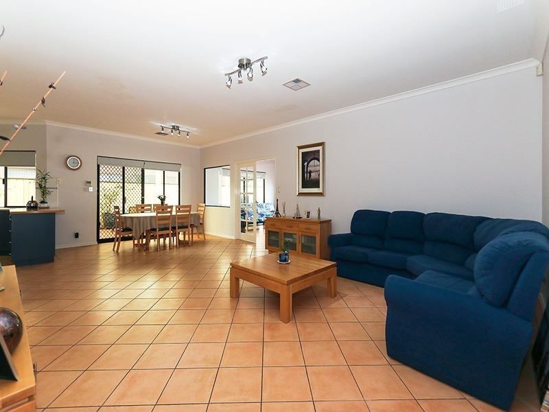 12 Baler Court, Hammond Park WA 6164