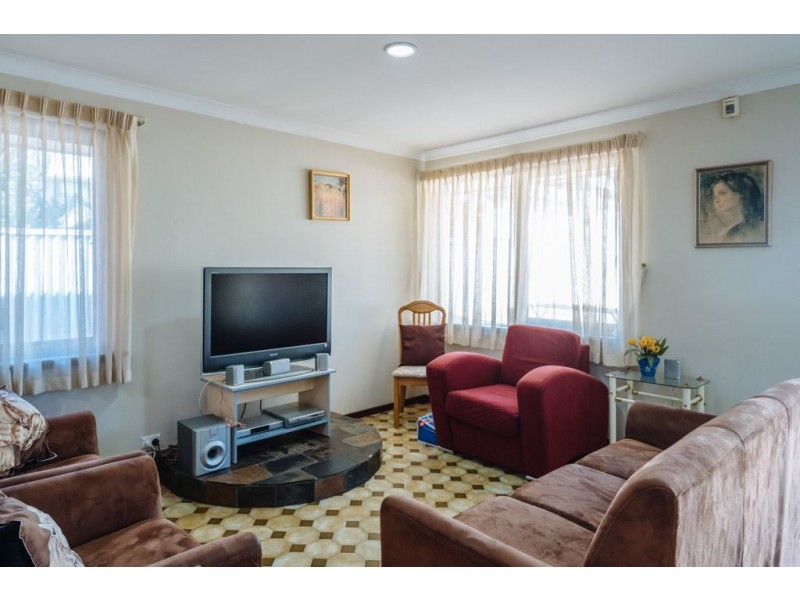 3 Loris Way, Kardinya WA 6163