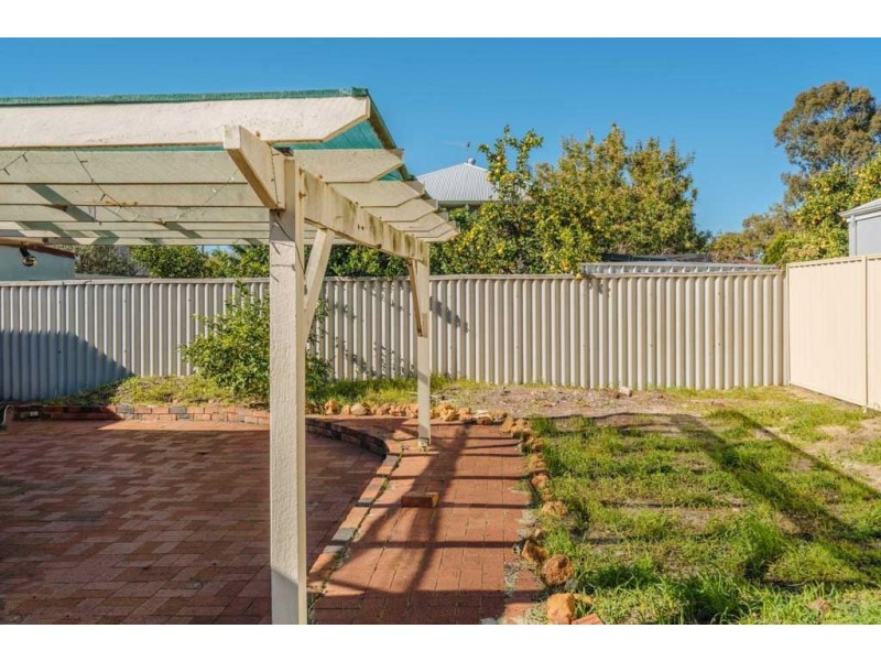 3 Loris Way, Kardinya WA 6163