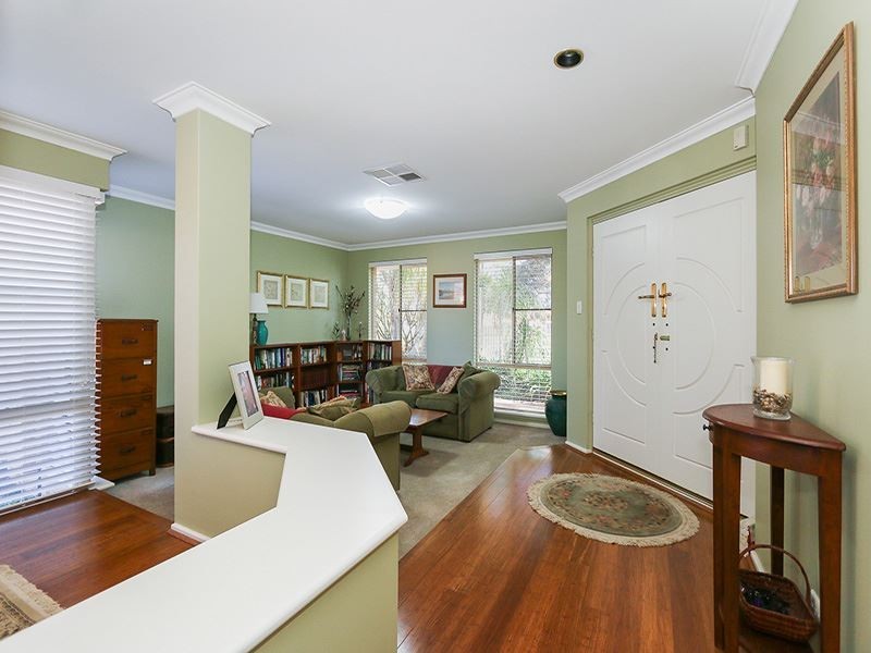 12 Simmonds Parade, Winthrop WA 6150