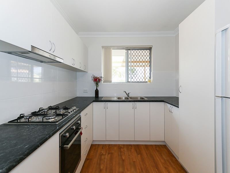 4/120 Gilbertson Road, Kardinya WA 6163