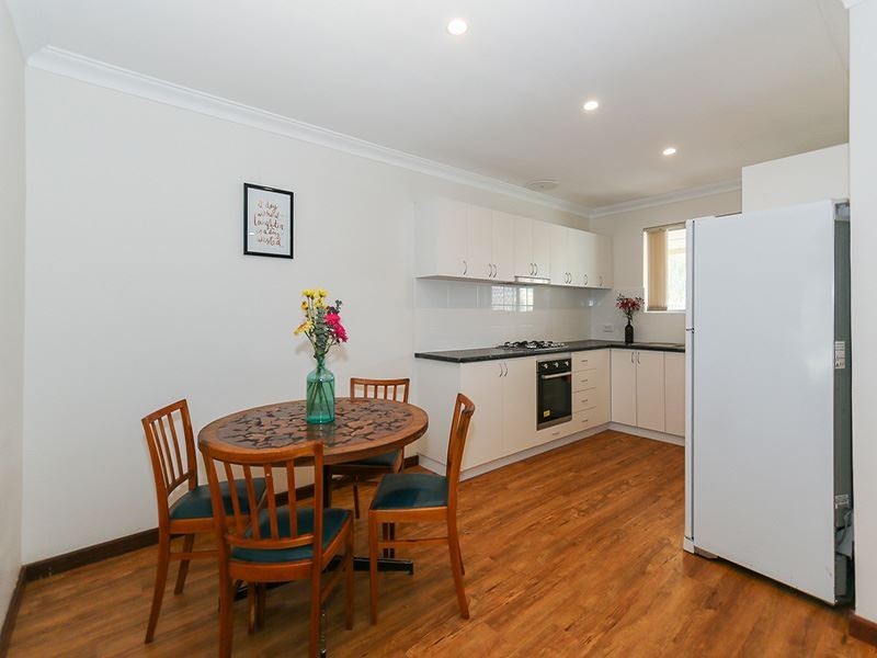 4/120 Gilbertson Road, Kardinya WA 6163