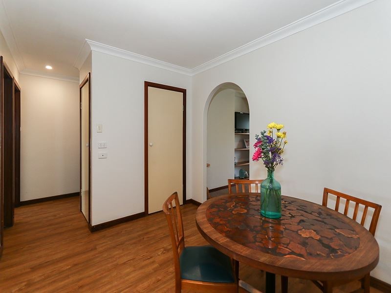 4/120 Gilbertson Road, Kardinya WA 6163