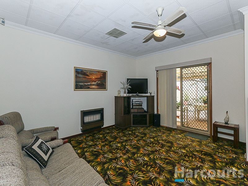 62 Waverley Road, Coolbellup WA 6163