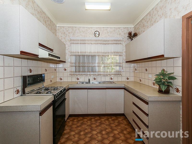 62 Waverley Road, Coolbellup WA 6163