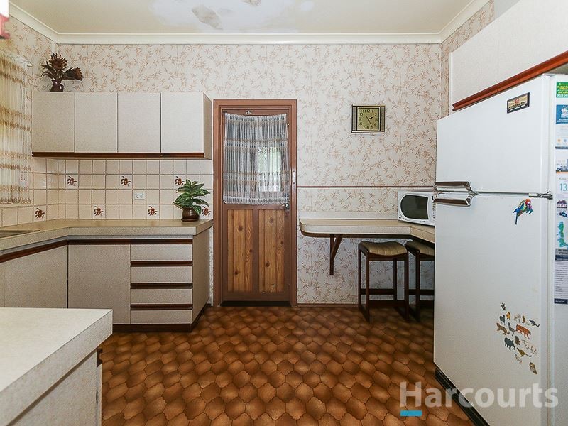 62 Waverley Road, Coolbellup WA 6163