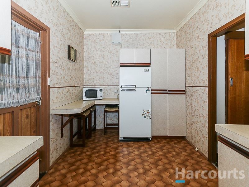 62 Waverley Road, Coolbellup WA 6163