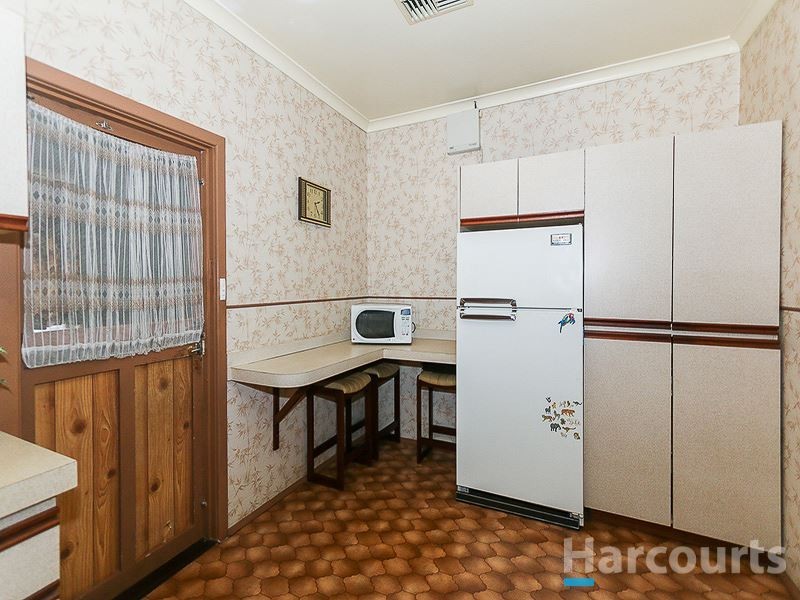 62 Waverley Road, Coolbellup WA 6163