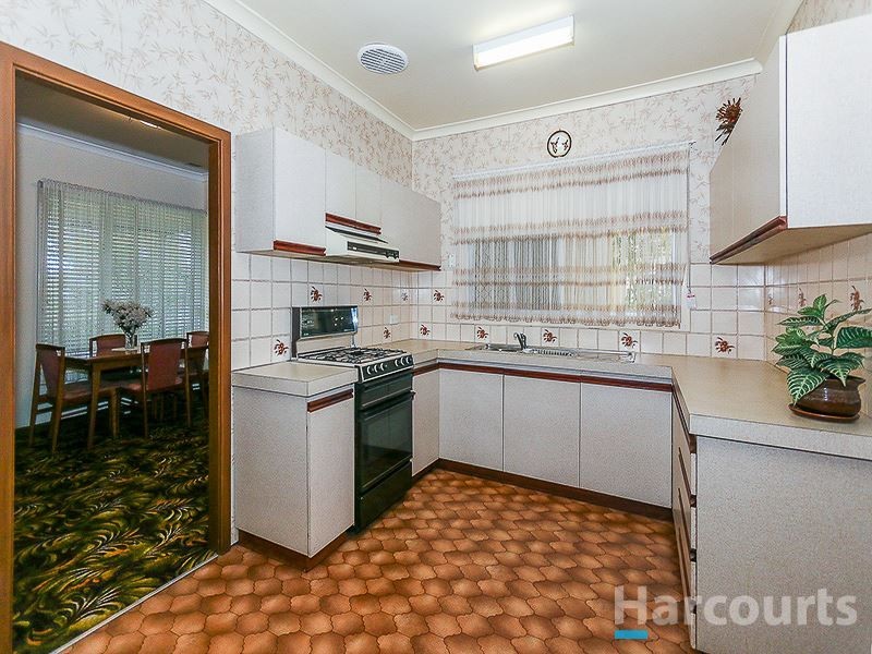 62 Waverley Road, Coolbellup WA 6163