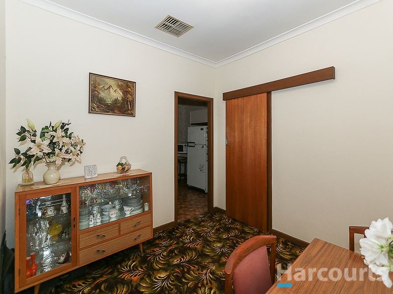 62 Waverley Road, Coolbellup WA 6163