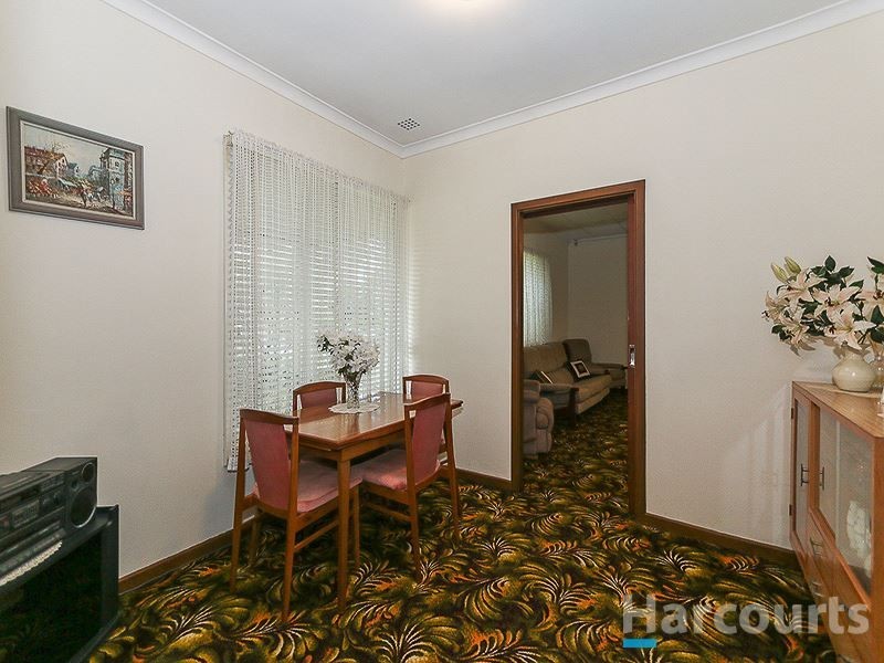 62 Waverley Road, Coolbellup WA 6163