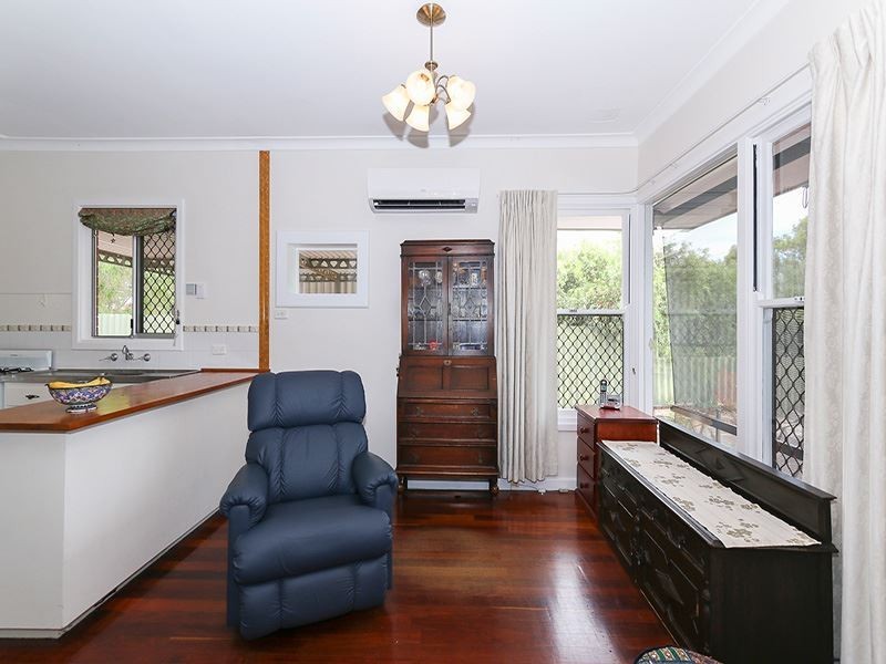 28 Hargreaves Road, Coolbellup WA 6163