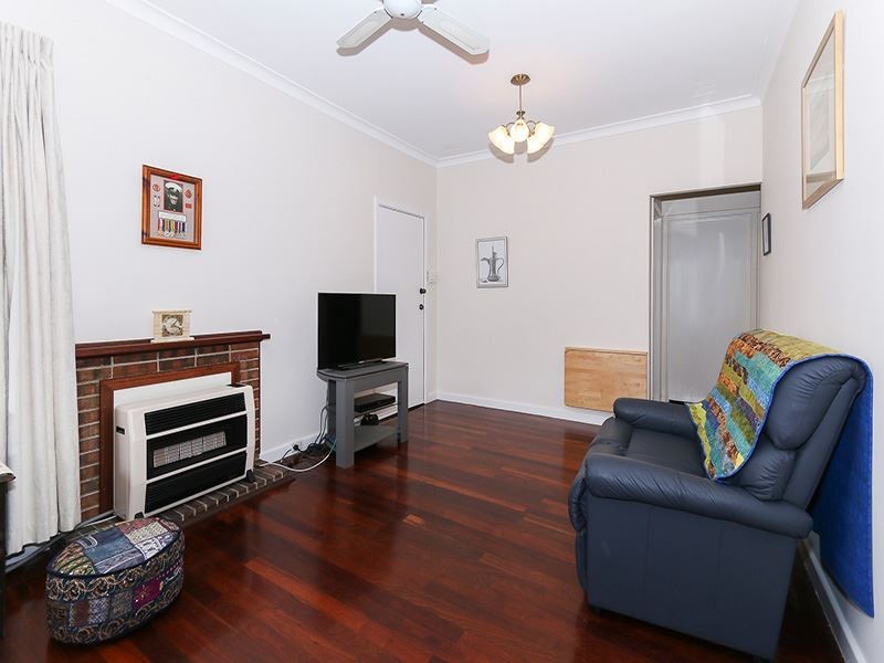 28 Hargreaves Road, Coolbellup WA 6163