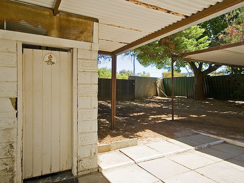 119 North Lake Road, Willagee WA 6156