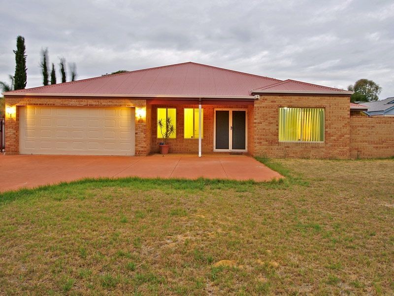 12 Instone Street, Hilton WA 6163