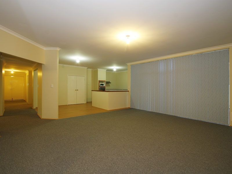 12 Instone Street, Hilton WA 6163